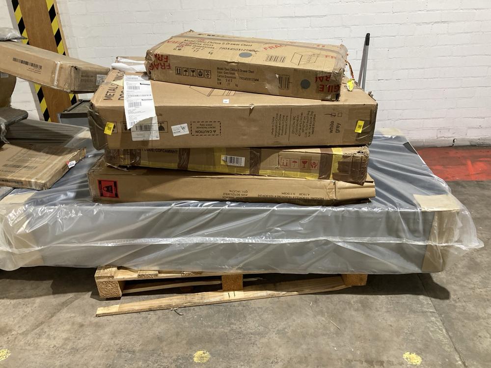 Lot 607  
            Birmingham SR106 - Collection or Optional Delivery Available 

                
PALLET OF ITEMS TO INCLUDE METAL SLIDING DOG CRATE (ALL PALLET CONTENTS MUST BE R...