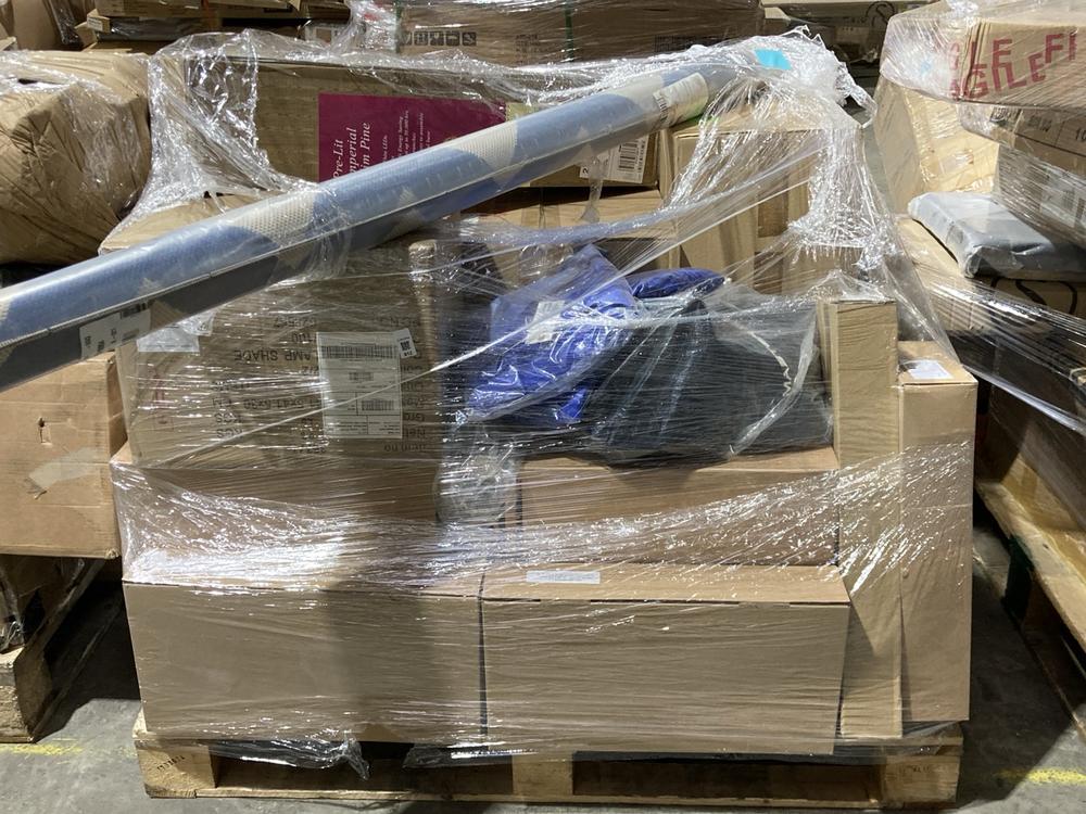 Lot 612  
            Birmingham SR106 - Collection or Optional Delivery Available 

                
PALLET OF ITEMS TO INCLUDE PRE LIT IMPERIAL SLIM PINE 200 LEDS (ALL PALLET CONTEN...