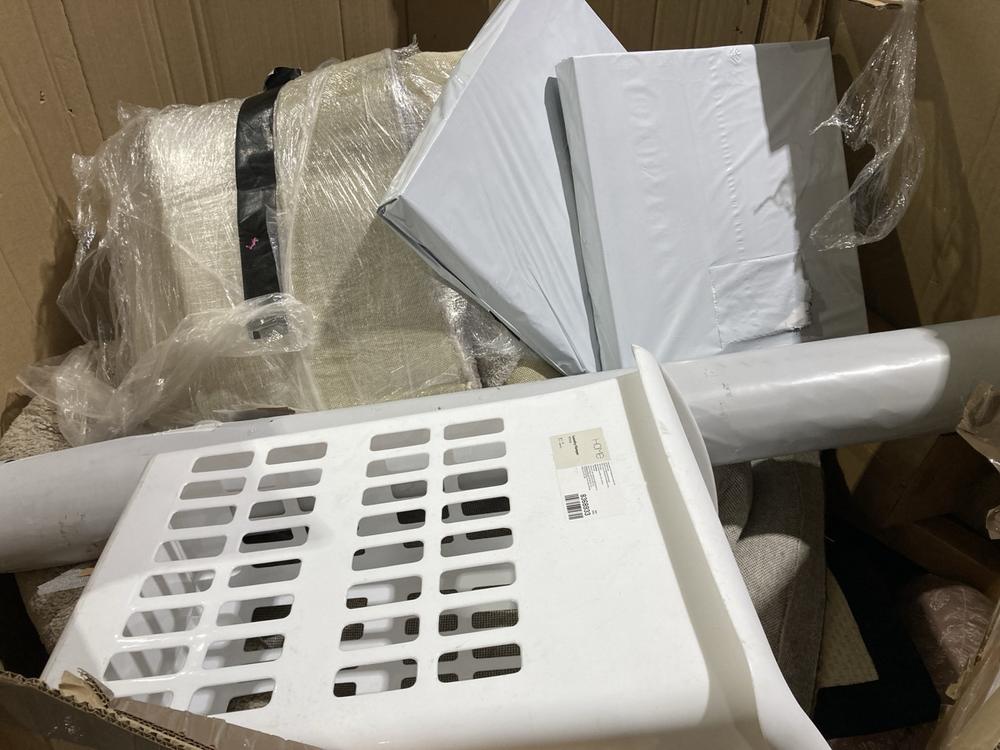 Lot 642  
            Birmingham SR106 - Collection or Optional Delivery Available 

                
PALLET OF ITEMS TO INCLUDE HOME LAUNDRY HAMPER (ALL PALLET CONTENTS MUST BE REMOV...