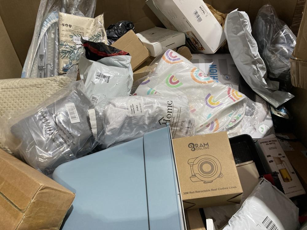 Lot 650  
            Birmingham SR106 - Collection or Optional Delivery Available 

                
PALLET OF ITEMS TO INCLUDE ERGONOMICS INNOVATIONS ORTHOPAEDIC DONUT CUSHION (ALL ...