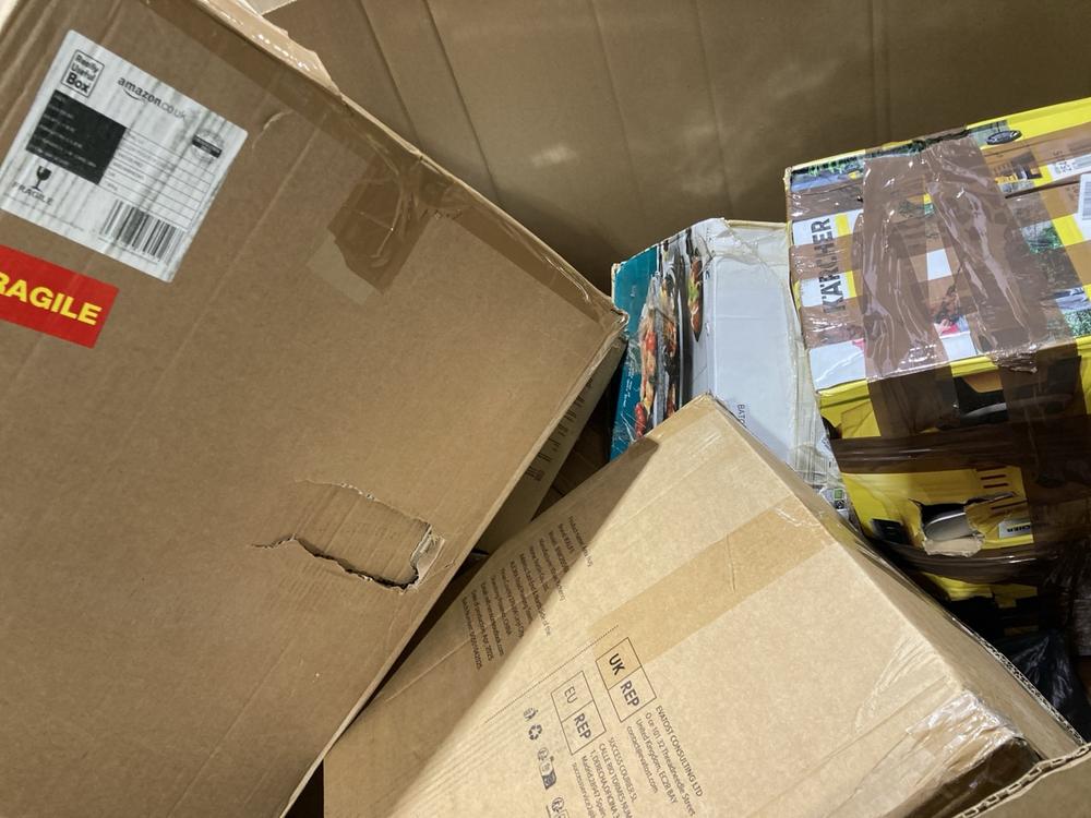 Lot 651  
            Birmingham SR106 - Collection or Optional Delivery Available 

                
PALLET OF ITEMS TO INCLUDE GILES & POSNER TABLE TOP STONE RACLETTE (ALL PALLET CO...