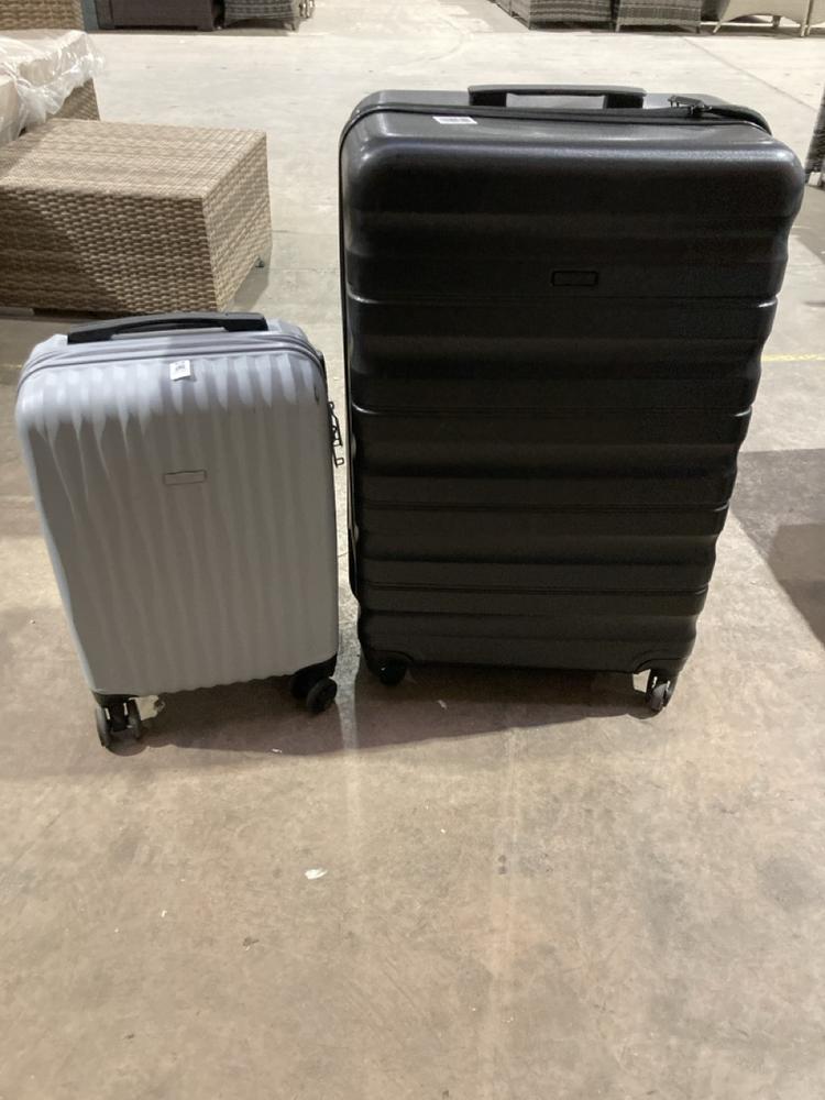 Lot 670  
            Birmingham SR106 - Collection or Optional Delivery Available 

                
2 X JOHN LEWIS AND PARTNERS ITEMS TO INCLUDE RIMINI SMALL SUITCASE (LOCATION: WAL...
