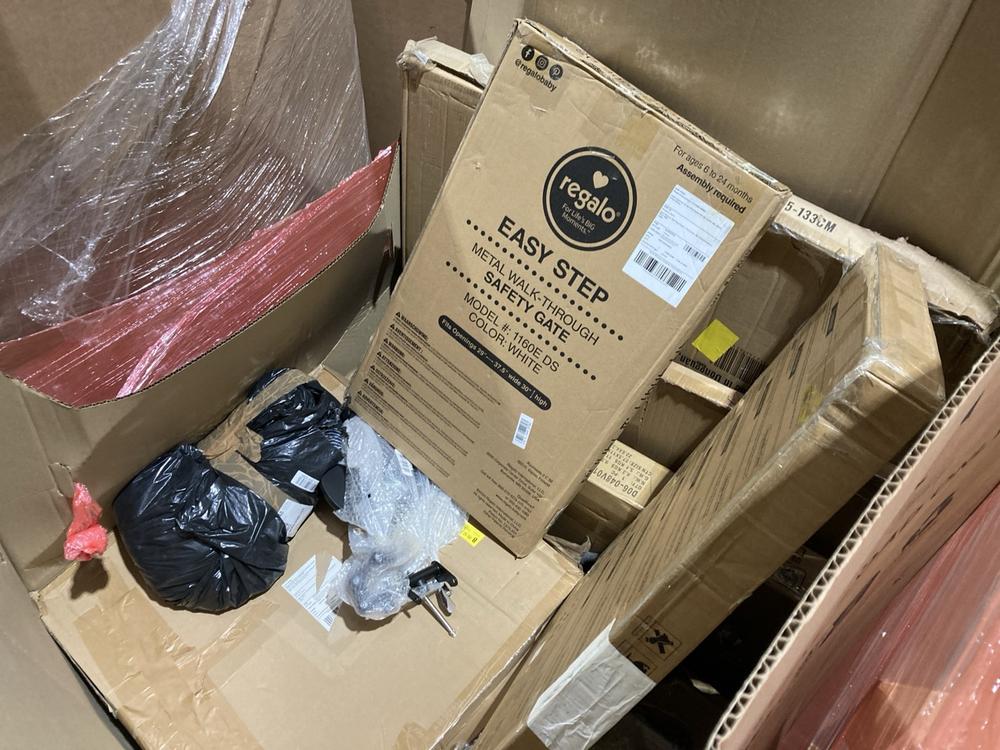 Lot 708  
            Birmingham SR106 - Collection or Optional Delivery Available 

                
PALLET OF ITEMS TO INCLUDE REGALO SAFETY GATE (ALL PALLET CONTENTS MUST BE REMOVE...