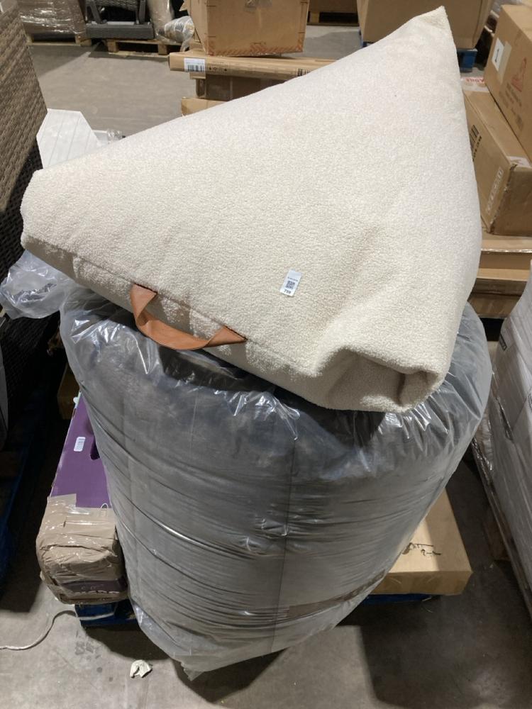 Lot 759  
            Birmingham SR106 - Collection or Optional Delivery Available 

                
PALLET OF ITEMS TO INCLUDE FAUX FUR BEAN BAG (ALL PALLET CONTENTS MUST BE REMOVED...