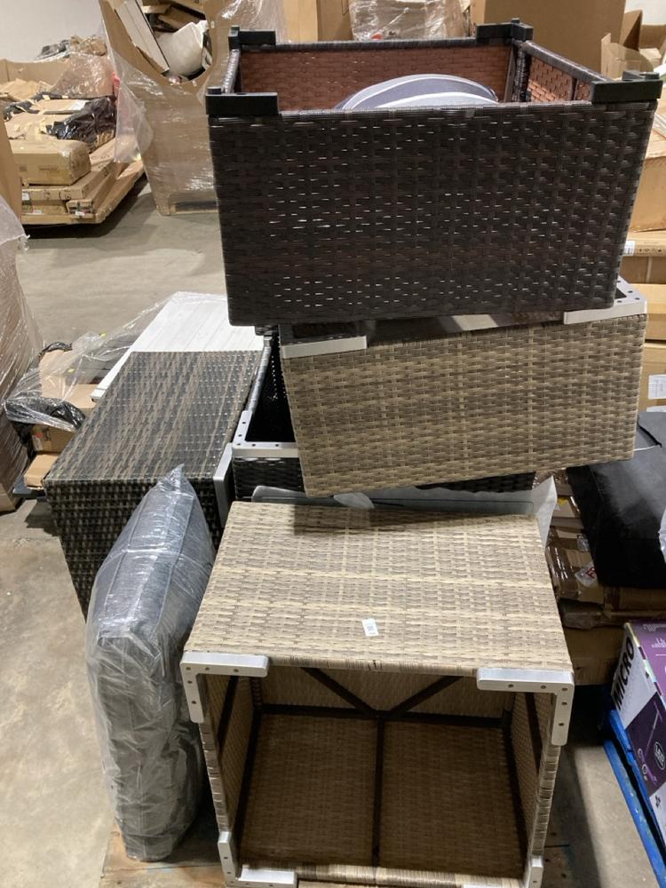 Lot 760  
            Birmingham SR106 - Collection or Optional Delivery Available 

                
PALLET OF ITEMS TO INCLUDE RATTAN GARDEN FURNITURE (ALL PALLET CONTENTS MUST BE R...