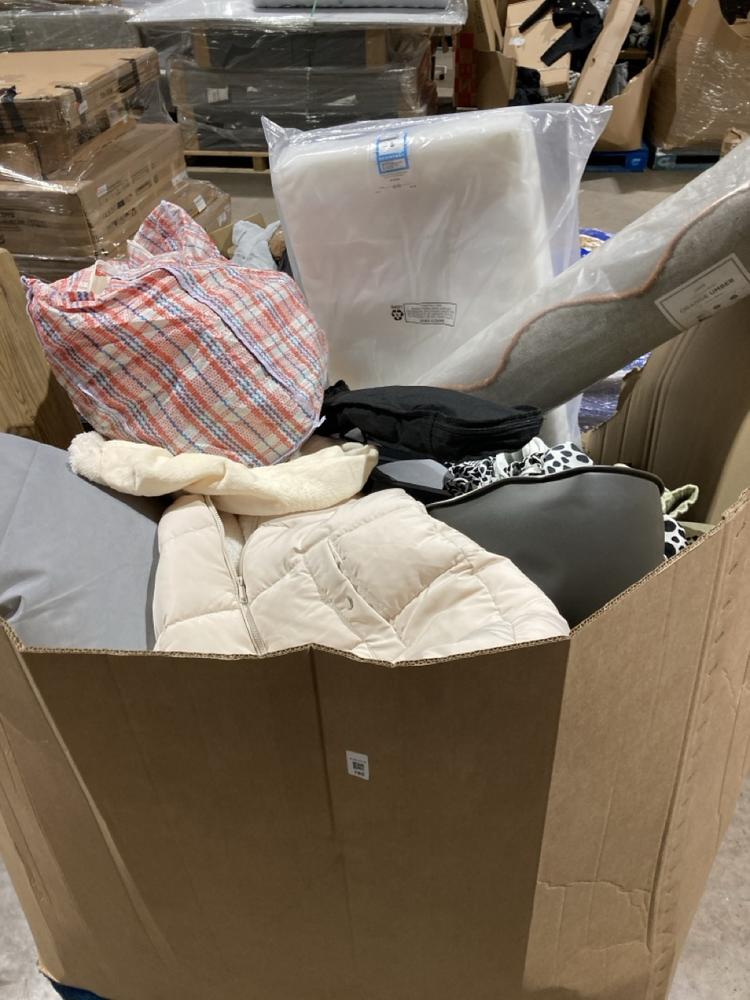 Lot 765  
            Birmingham SR106 - Collection or Optional Delivery Available 

                
PALLET OF ITEMS TO INCLUDE DUNELM ORANGE UMBER RUG (ALL PALLET CONTENTS MUST BE R...