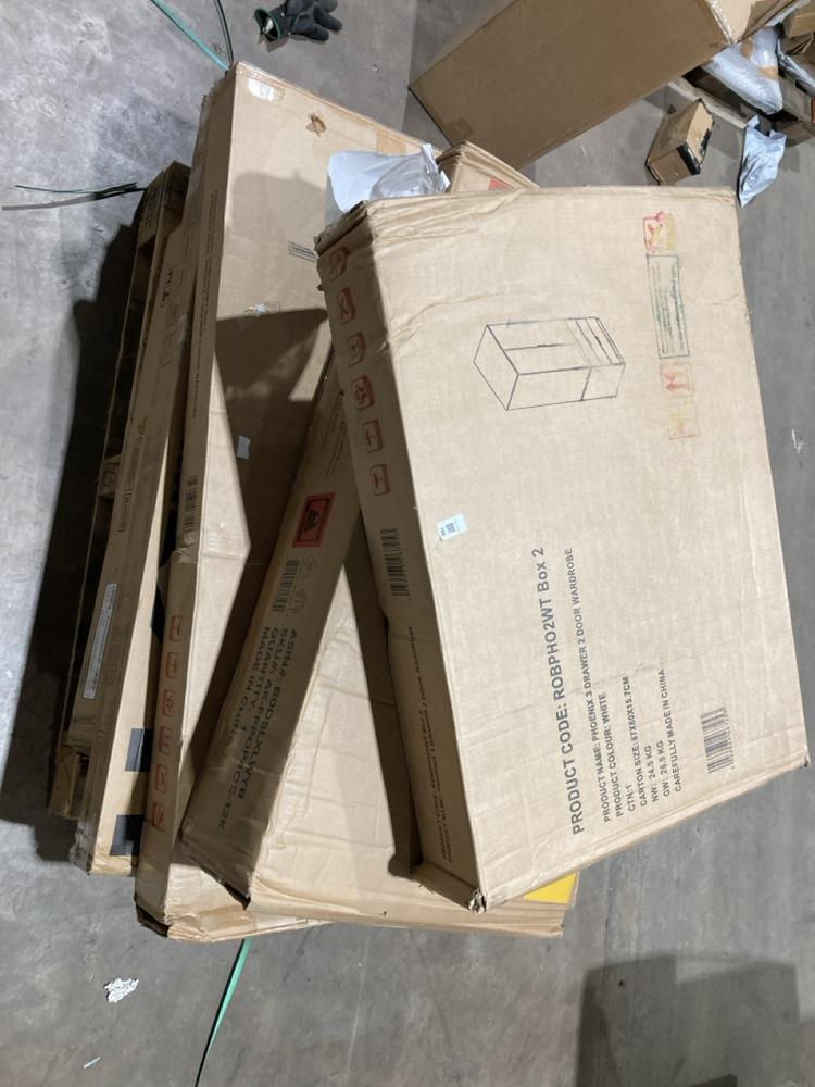 Lot 766  
            Birmingham SR106 - Collection or Optional Delivery Available 

                
PALLET OF ITEMS TO INCLUDE PHOENIX 3 DRAWER 2 DOOR WARDROBE PARTS (ALL PALLET CON...