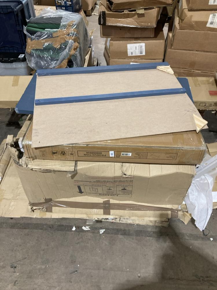 Lot 777  
            Birmingham SR106 - Collection or Optional Delivery Available 

                
PALLET OF FURNITURE PARTS TO INCLUDE POISE EXTENDING DINING TABLE BOX 2 OF 2 ONLY...