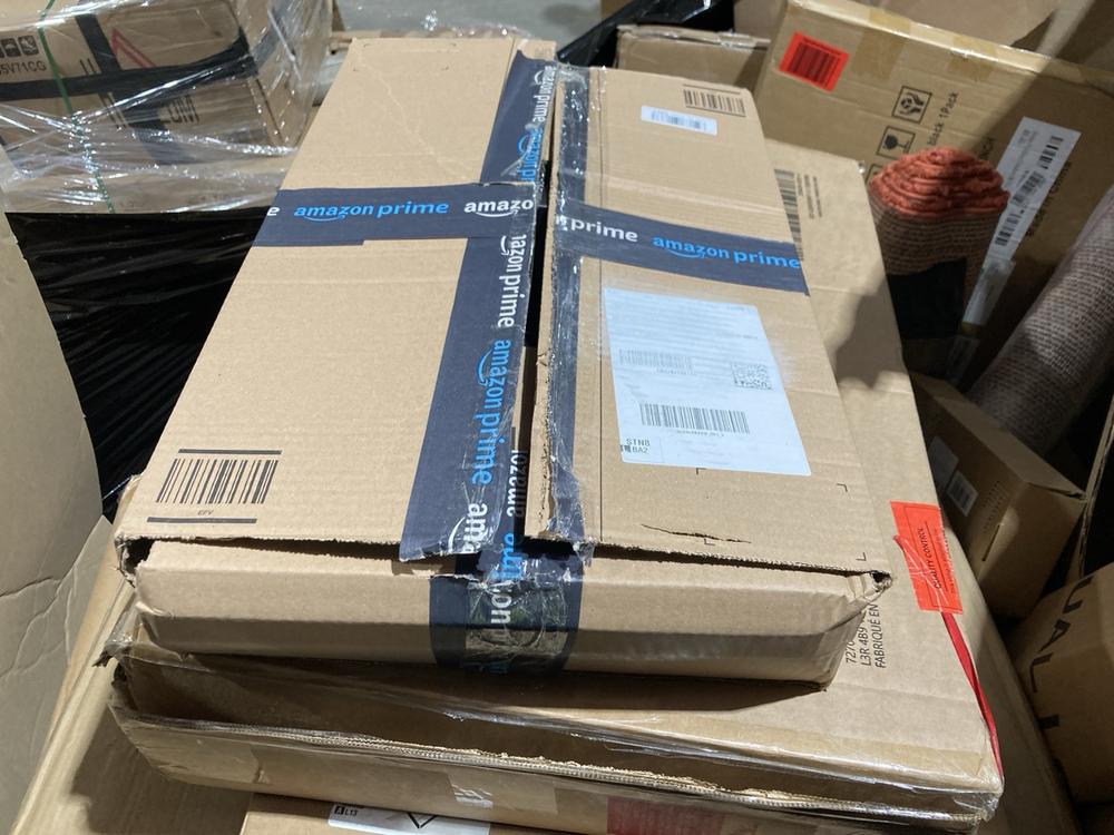 Lot 784  
            Birmingham SR106 - Collection or Optional Delivery Available 

                
PALLET OF ITEMS TO INCLUDE STORAGE CABINET (ALL PALLET CONTENTS MUST BE REMOVED F...