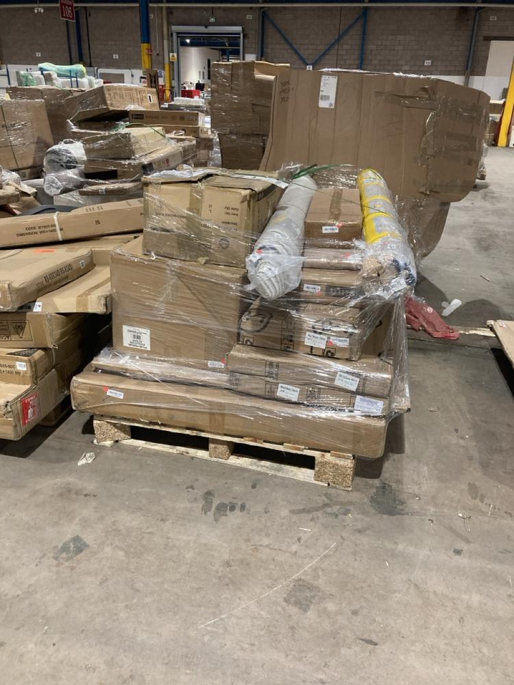 Lot 852  
            Birmingham SR106 - Collection or Optional Delivery Available 

                
PALLET OF ITEMS TO INCLUDE THE RUGS MONTANA CARPET (ALL PALLET CONTENTS MUST BE R...