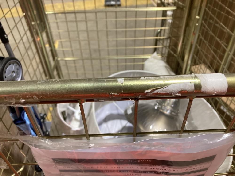 Lot 900  
            Birmingham SR106 - Collection or Optional Delivery Available 

                
CAGE OF ITEMS TO INCLUDE LAMP SHADES (ALL PALLET CONTENTS MUST BE REMOVED FROM SI...