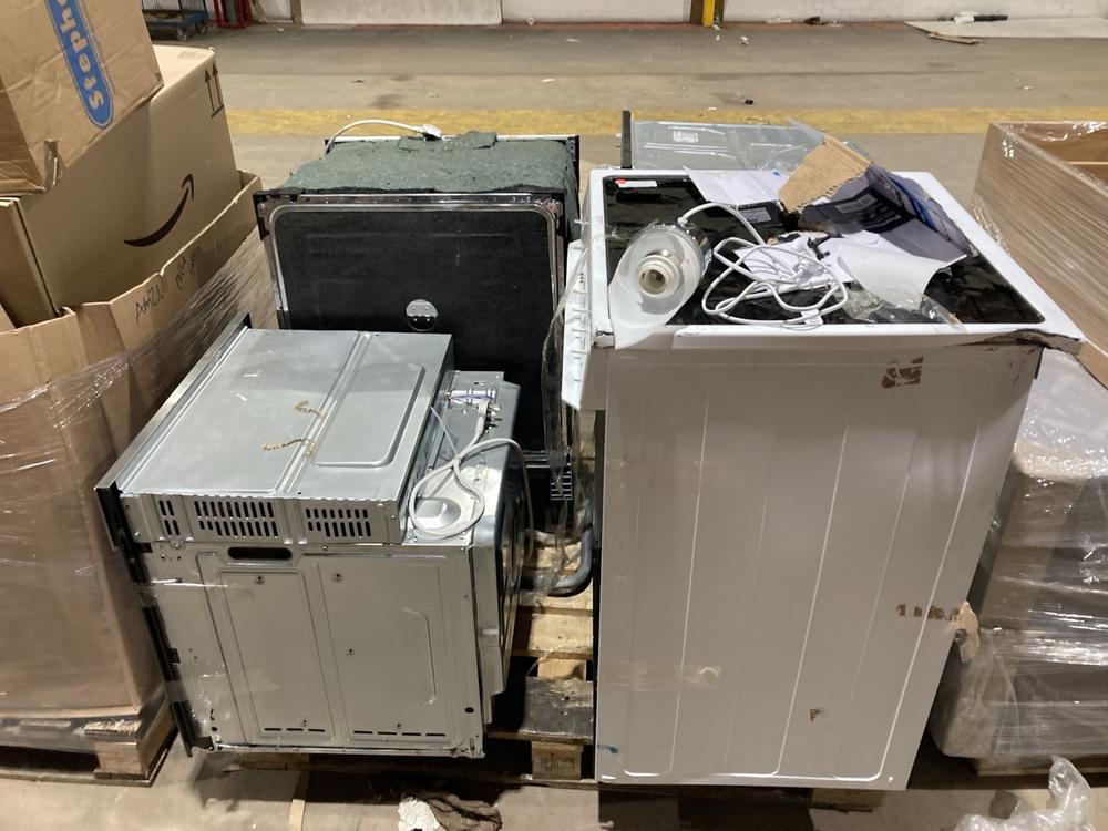 Lot 903  
            Birmingham SR106 - Collection or Optional Delivery Available 

                
PALLET OF APPLIANCES TO INCLUDE INTEGRATED OVEN (ALL PALLET CONTENTS MUST BE REMO...
