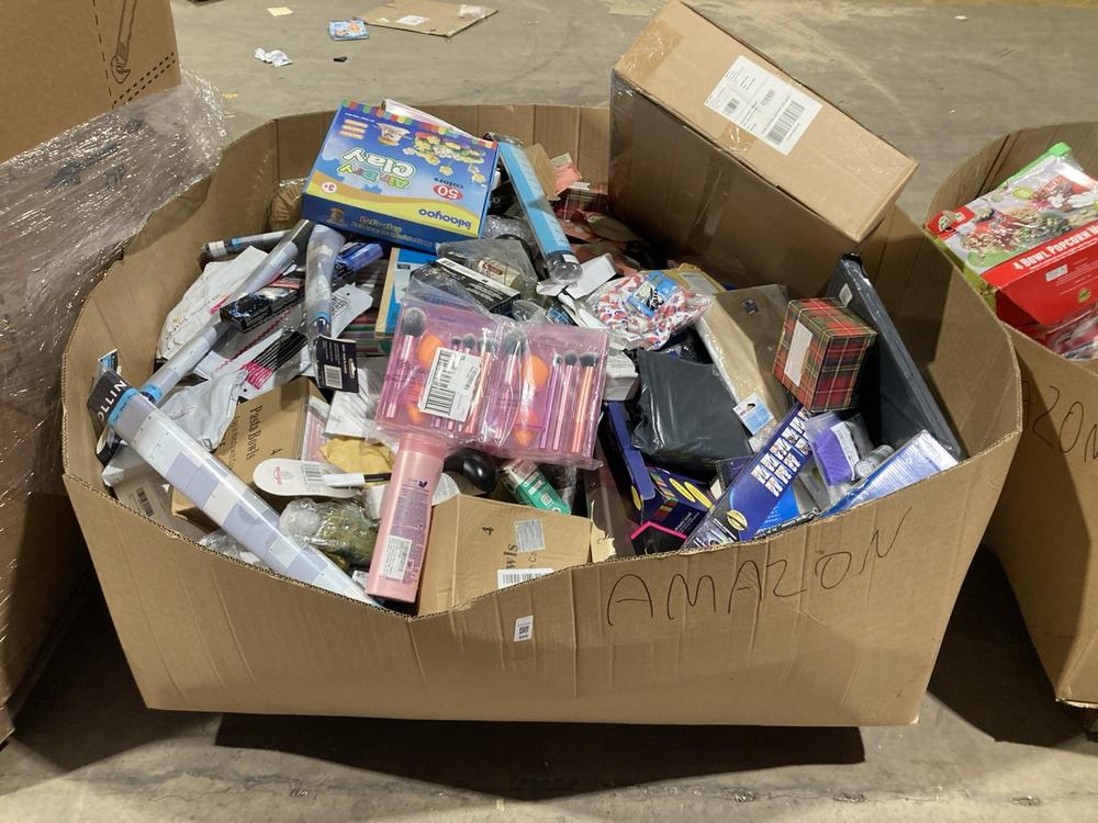 Lot 909  
            Birmingham SR106 - Collection or Optional Delivery Available 

                
PALLET OF ITEMS TO INCLUDE MAKEUP BRUSHES (ALL PALLET CONTENTS MUST BE REMOVED FR...