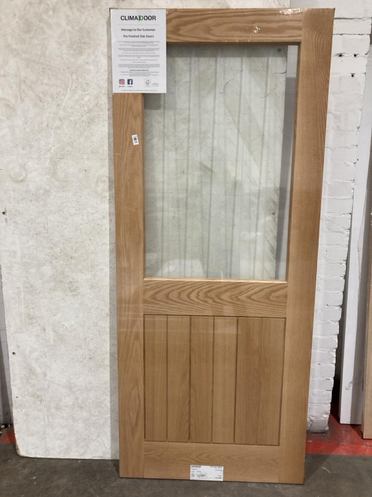 Lot 154  
            Birmingham SR104 - Collection or Optional Delivery Available 

                
CLIMADOOR 1981 X 838 X 35MM COTTAGE OAK CLEAR GLASS WITH FROSTED LINES DOOR
