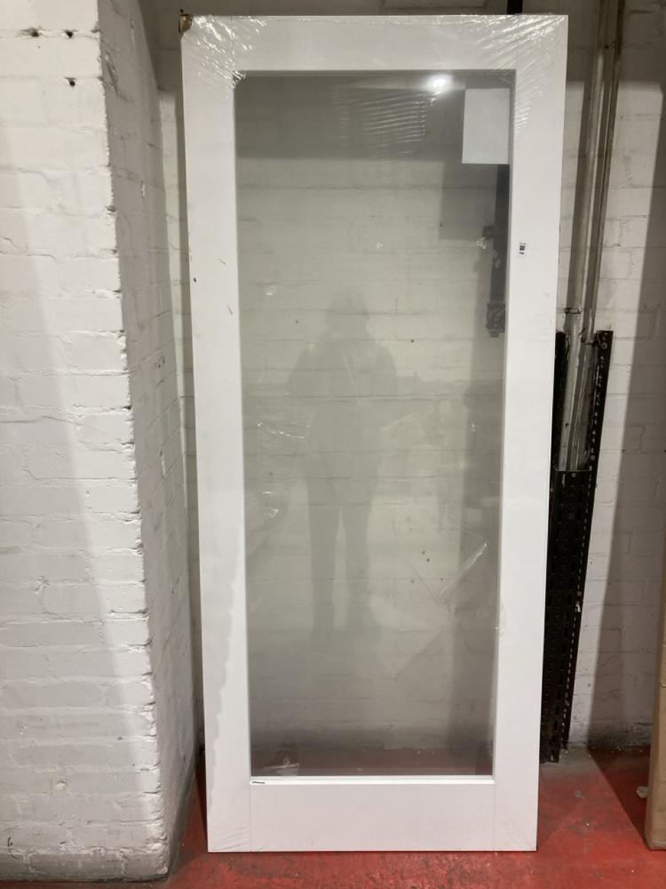 Lot 156  
            Birmingham SR104 - Collection or Optional Delivery Available 

                
CLIMADOOR 1981 X 838 X 35MM SHAKER GLAZED WHITE INTERNAL DOOR