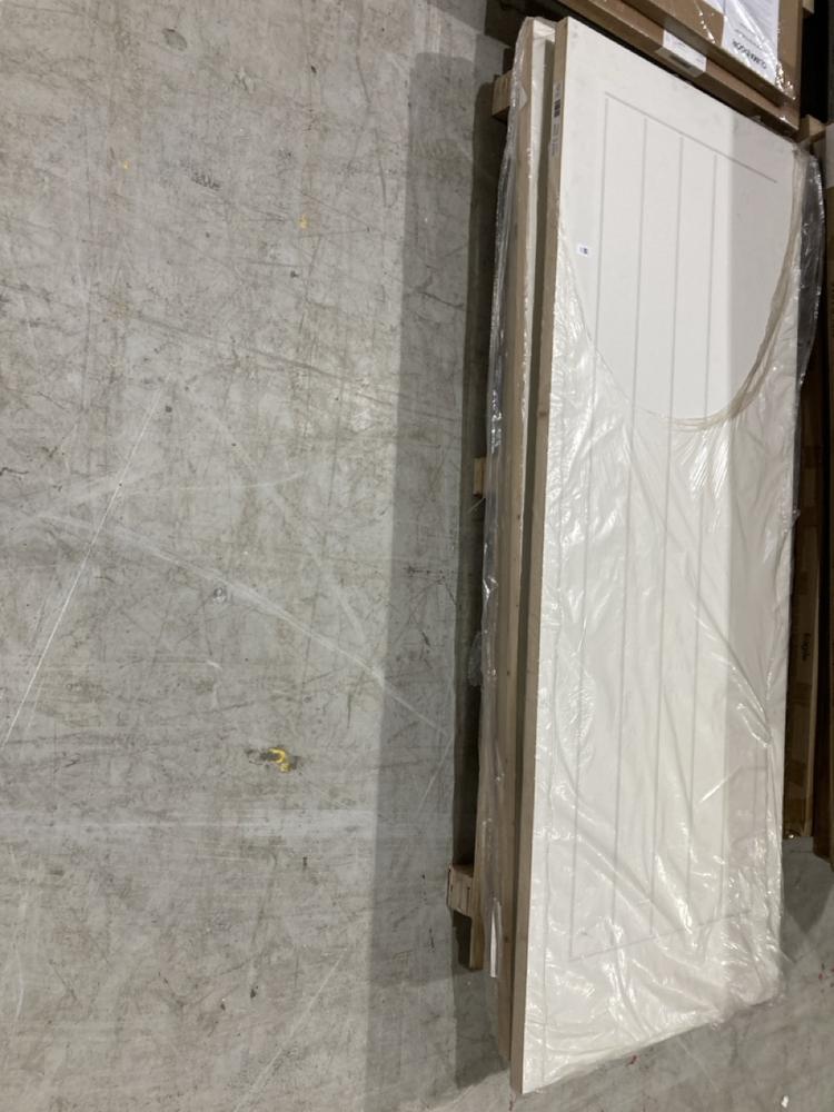 Lot 177  
            Birmingham SR104 - Collection or Optional Delivery Available 

                
3X CLIMADOOR 1981 X 762 X 35MM WHITE MOULDED VERTICAL 5 PANEL INTERNAL DOOR TO AL...