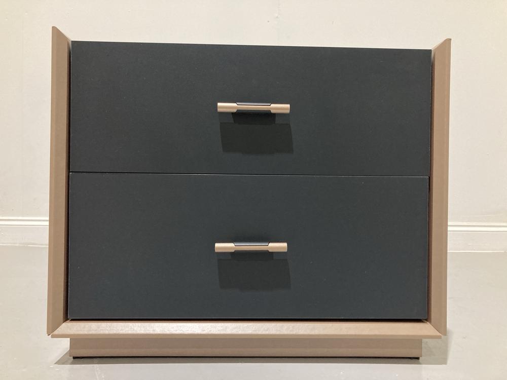 Lot 210  
            Birmingham SR104 - Collection or Optional Delivery Available 

                
CANYON BEDSIDE 22CYN2300ZBCZ IN METALLIC BRONZE AND CHAMPAGNE ORIGINAL RRP £329