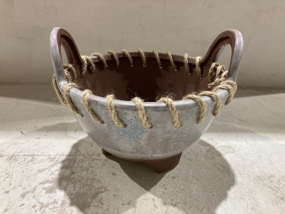 Lot 231  
            Birmingham SR104 - Collection or Optional Delivery Available 

                
LARGE THREADED BOWL 4 PIECE X3 - TUSCAN EARTH - ITEM NUMBER: 194904 -