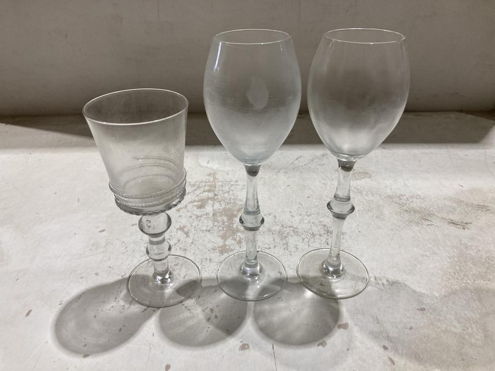 Lot 259  
            Birmingham SR104 - Collection 

                
BOX OF ASSORTED OAK FURNITURELAND WINE GLASSES