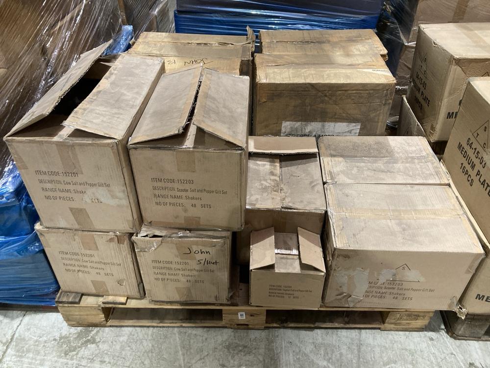 Lot 283  
            Birmingham SR104 - Collection or Optional Delivery Available 

                
PALLET OF STONE THE CROWS SALT AND PEPPER GIFT SETS TO INCLUDE SCOOTER SALT AND P...