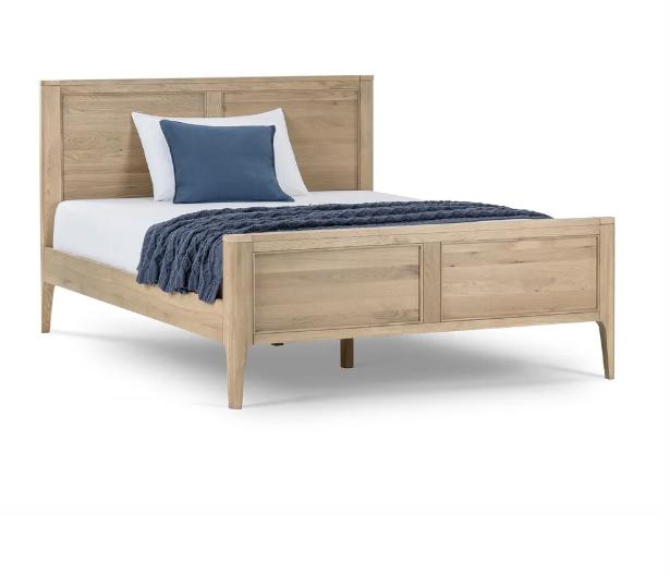 Lot 366  
            Birmingham SR104 - Collection or Optional Delivery Available 

                
OAK FURNITURELAND NEWTON LIGHT NATURAL SOLID OAK DOUBLE BED ORIGINAL RRP £599.99