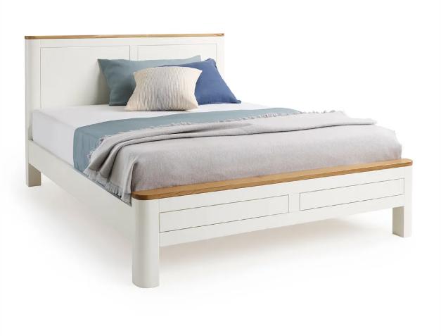 Lot 367  
            Birmingham SR104 - Collection or Optional Delivery Available 

                
OAK FURNITURELAND OTTO SOLID HARDWOOD 5FT KINGSIZE BED ORIGINAL RRP £729.99