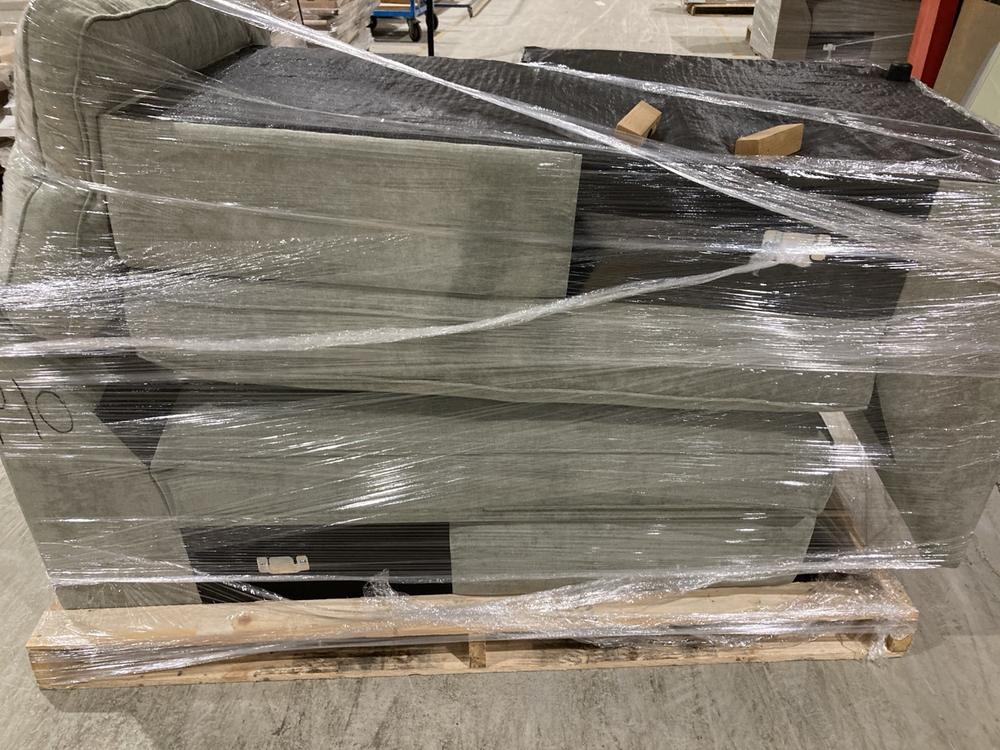 Lot 387  
            Birmingham SR104 - Collection or Optional Delivery Available 

                
PALLET OF OAK FURNITURELAND PARTS TO INCLUDE EASTLEY RIGHT HAND CHAISE SOFA BED W...