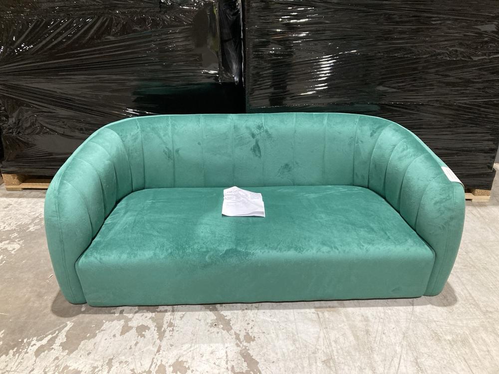 Lot 396  
            Birmingham SR104 - Collection or Optional Delivery Available 

                
2 SEATER SOFA IN GREEN VELVET FABRIC