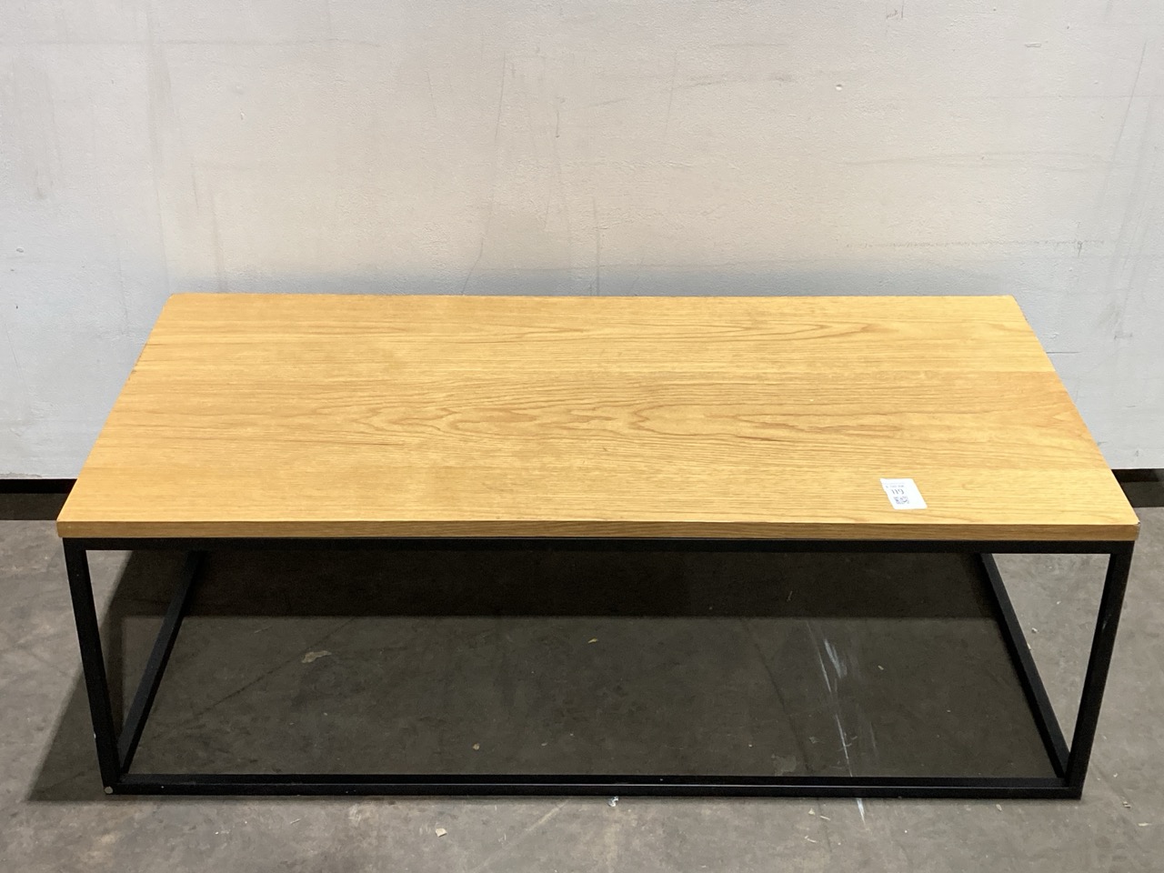 Lot 119  
            Birmingham - Collection or Delivery 

                
DAVID PHILLIPS LONG COFFEE TABLE BLACK AND OAK