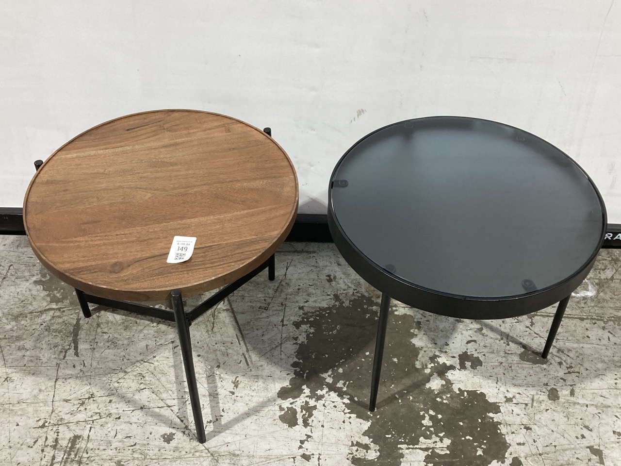 Lot 149  
            Birmingham - Collection or Delivery 

                
DAVID PHILLIPS R/ALVO SIDE TABLE IN WALNUT IR-42464D & R/TRINITY LAMP TABLE IN BL...