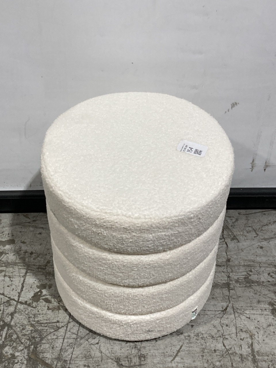 Lot 154  
            Birmingham - Collection or Delivery 

                
DAVID PHILLIPS TEDDY PLUSH FOOTSTOOL IR-41874D ORIGINAL RRP £92