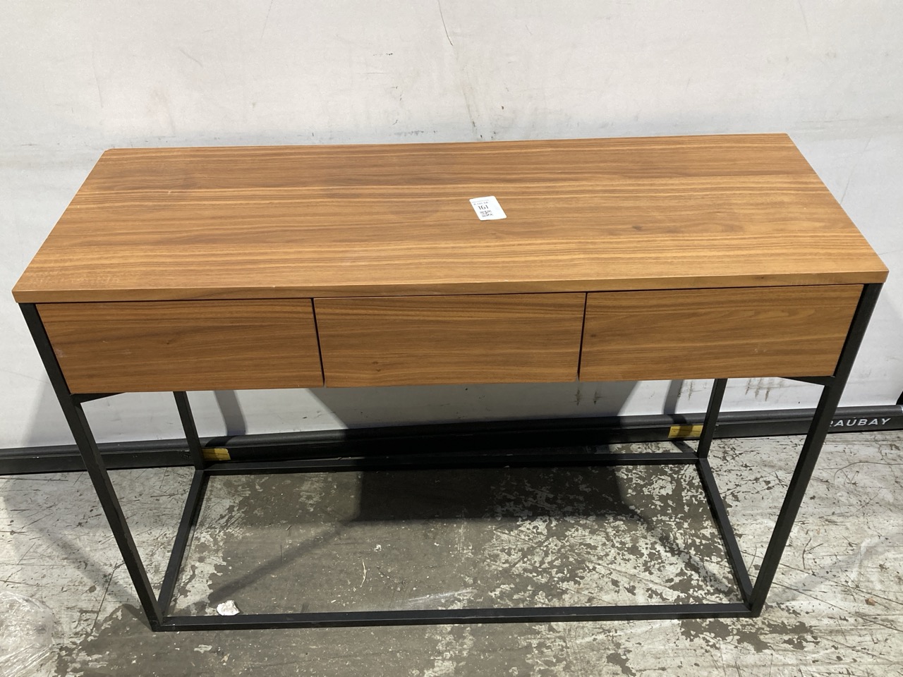 Lot 161  
            Birmingham - Collection or Delivery 

                
DAVID PHILLIPS AMESBURY CONSOLE TABLE WALNUT IR-24994D ORIGINAL RRP £199