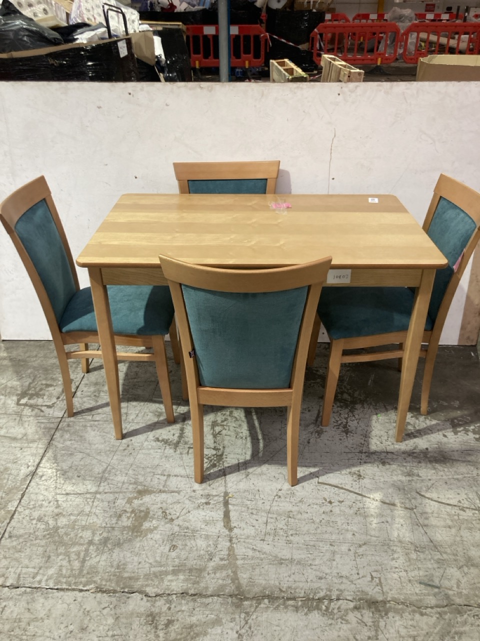 Lot 176  
            Birmingham - Collection or Delivery 

                
DAVID PHILIPS MERE DINING TABLE 122CM X4 CHAIRS IN-22692D ORIGINAL RRP £199