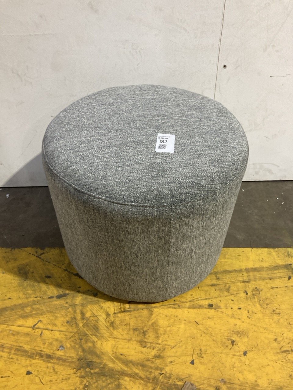 Lot 182  
            Birmingham - Collection or Delivery 

                
DAVID PHILLIPS ELLE FOOTSTOOL GREY IR-32037D ORIGINAL RRP £139