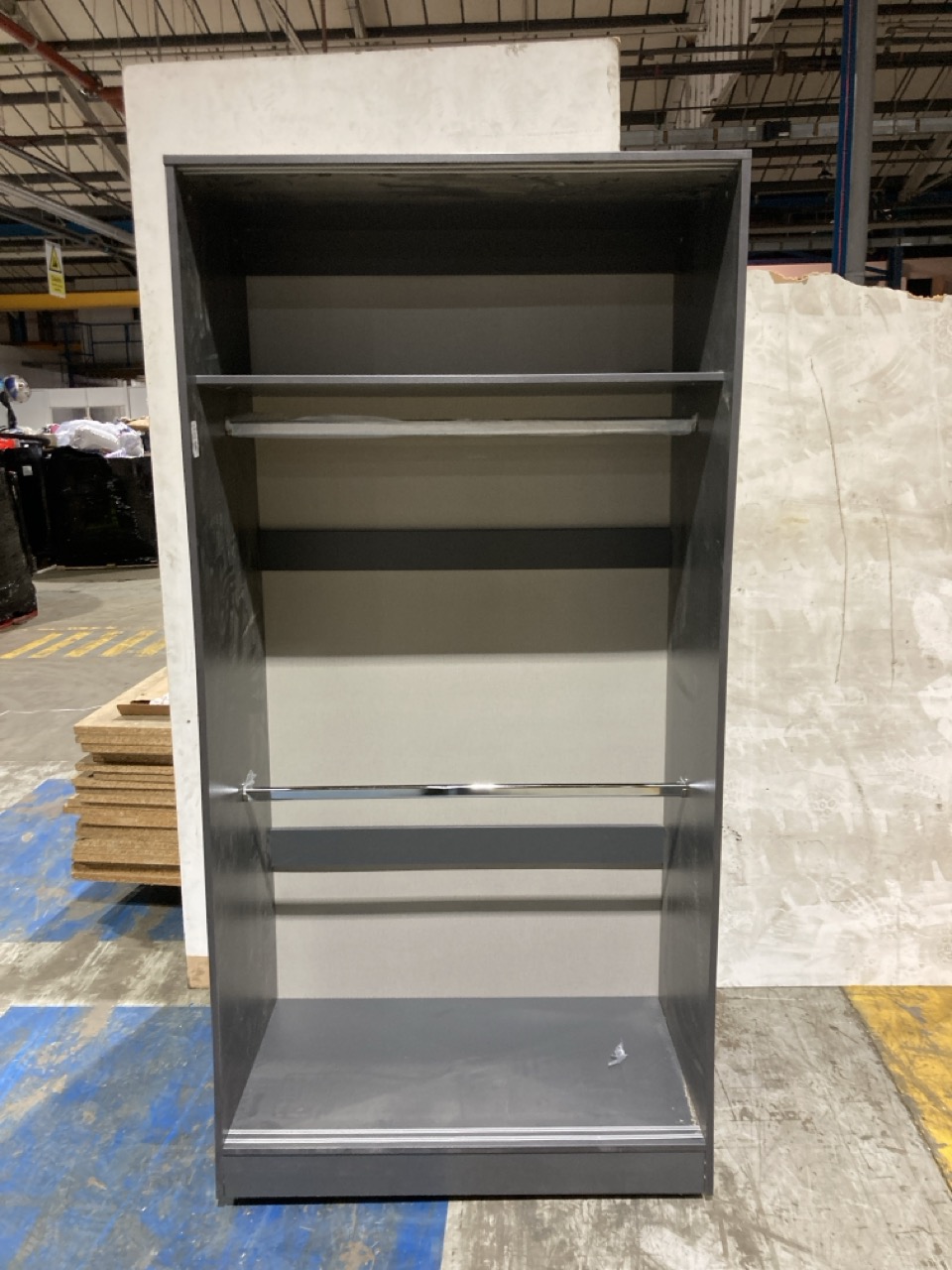 Lot 226  
            Birmingham - Collection or Delivery 

                
DAVID PHILLIPS MONACO CARCASS SLIDING WARDROBE IN GRAPHITE