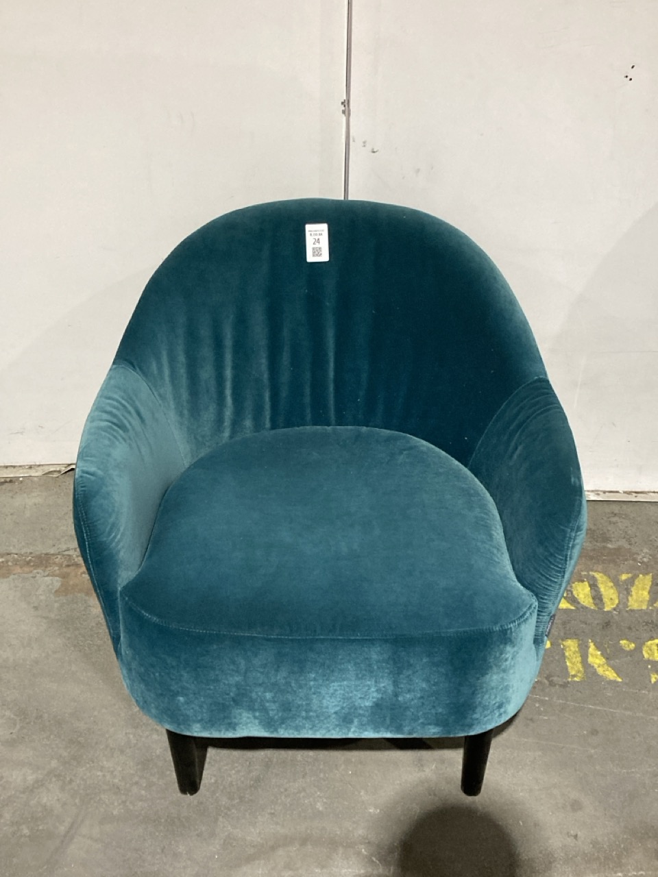 Lot 24  
            Birmingham - Collection or Delivery 

                
DAVID PHILLIPS GREEN VELVET ARMCHAIR