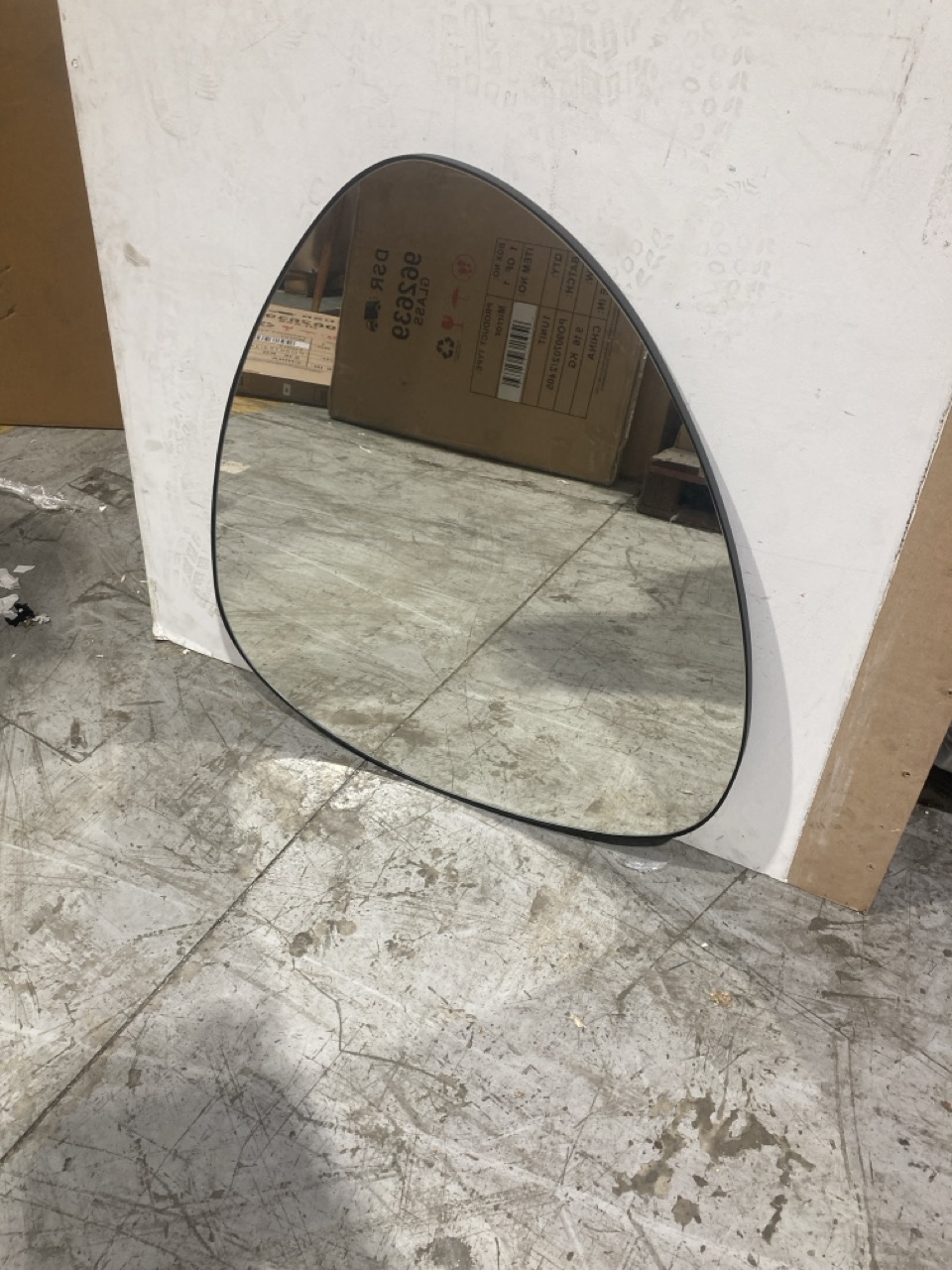 Lot 273  
            Birmingham - Collection Only 

                
DAVID PHILLIPS DOVER ORGANIC MIRROR IN BLACK IN-39331D ORIGINAL RRP £129