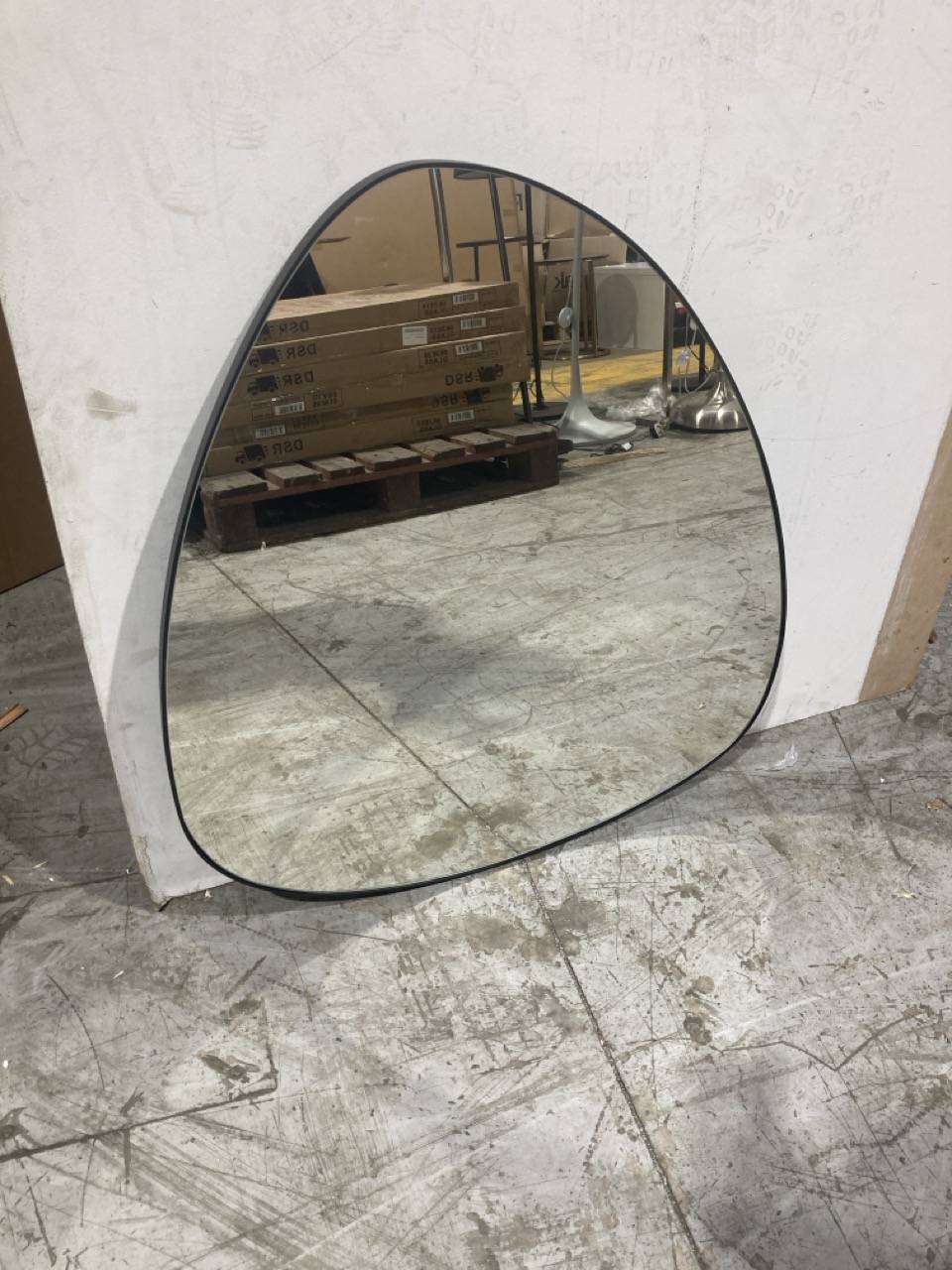 Lot 276  
            Birmingham - Collection Only 

                
DAVID PHILLIPS DOVER ORGANIC MIRROR IN BLACK IN-39331D ORIGINAL RRP £129