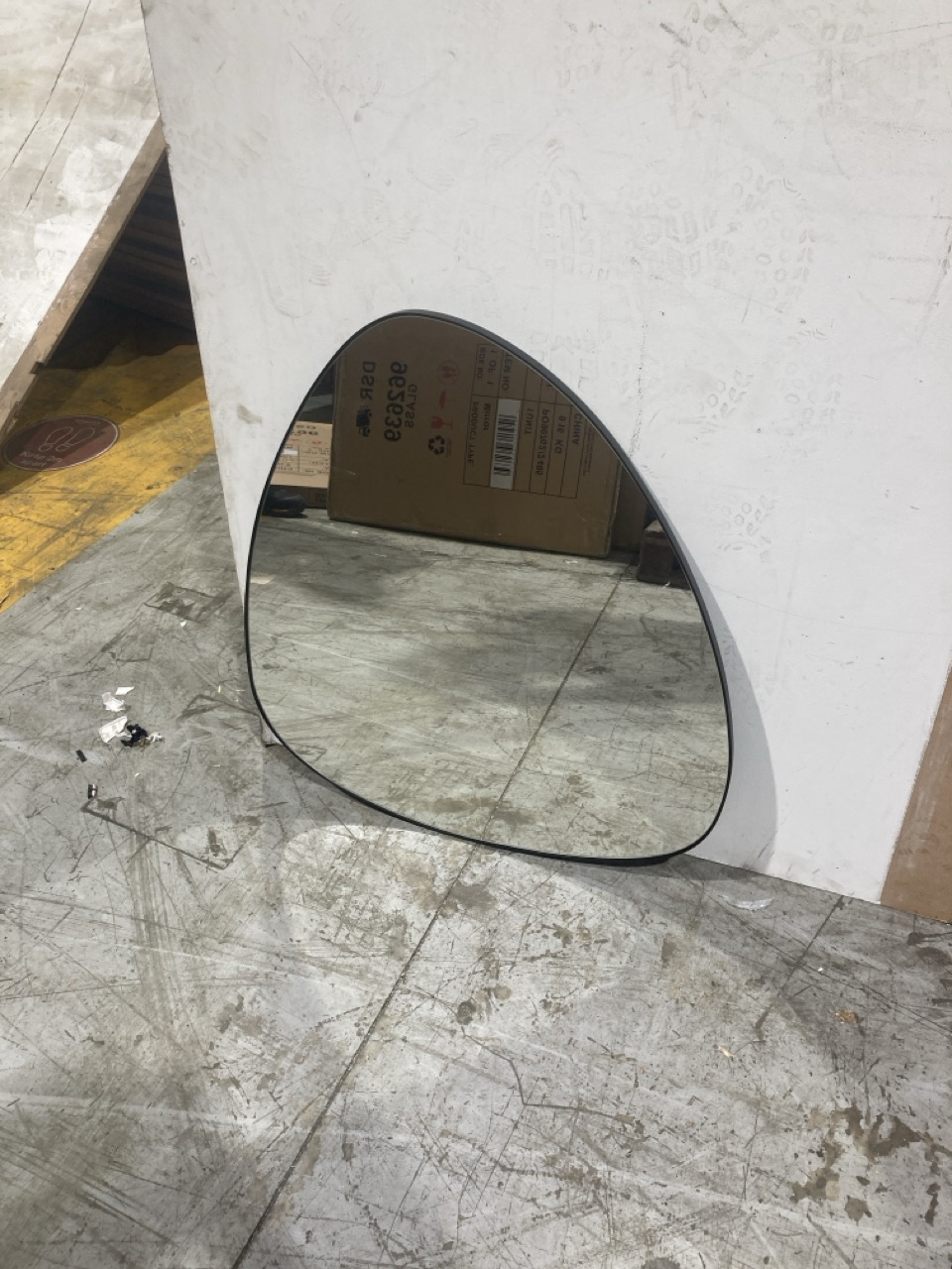 Lot 278  
            Birmingham - Collection Only 

                
DAVID PHILLIPS DOVER ORGANIC MIRROR IN BLACK IN-39331D ORIGINAL RRP £129