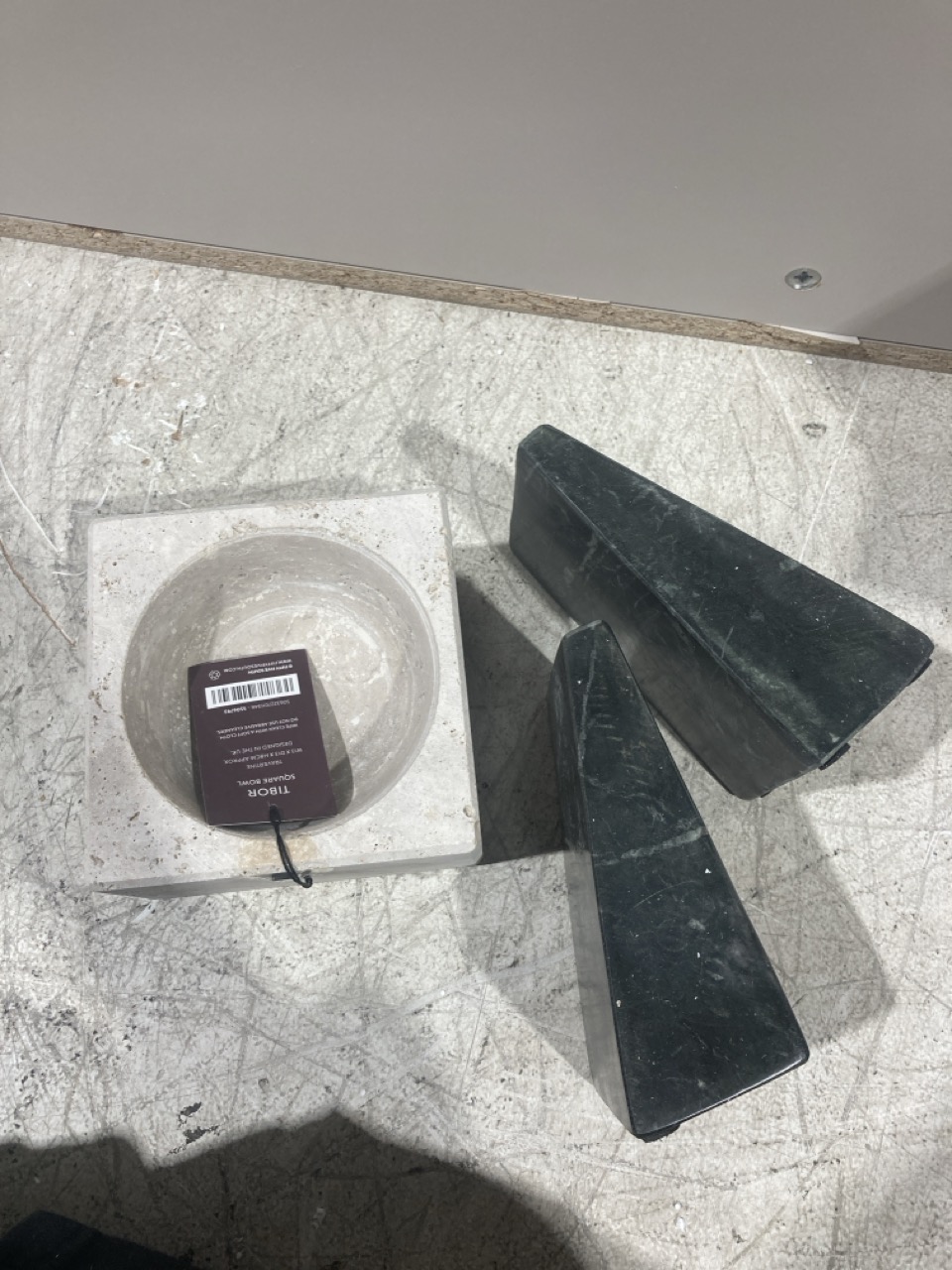 Lot 303  
            Birmingham - Collection Only 

                
DAVID PHILLIPS COLLECTION OF DECORATIVE ITEMS TO INCLUDE TIBOR SQAURE BOWL IN TRA...