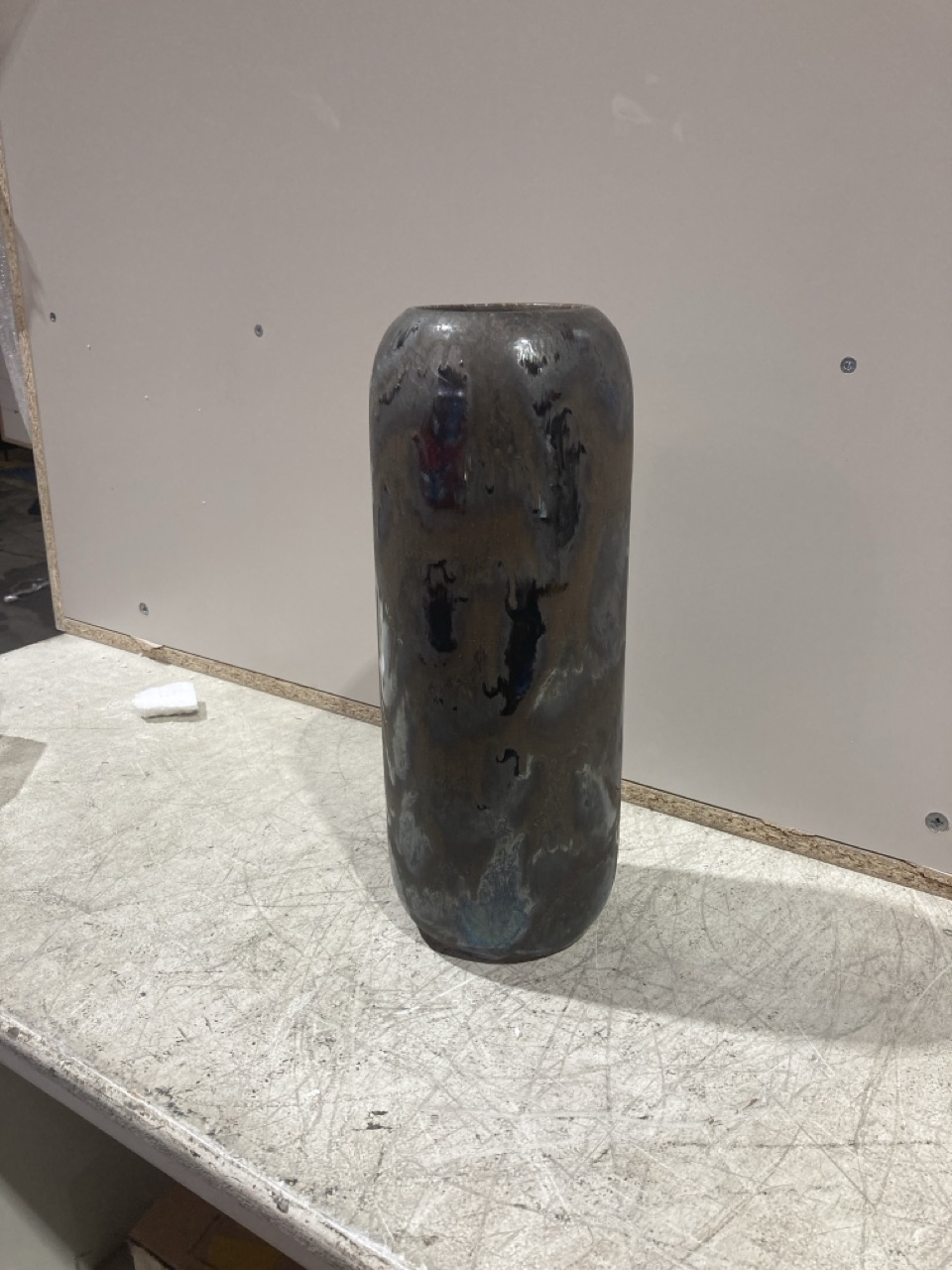 Lot 307  
            Birmingham - Collection Only 

                
DAVID PHILLIPS SILAS STONEWARE VASE IN BROWN ORIGINAL RRP £31