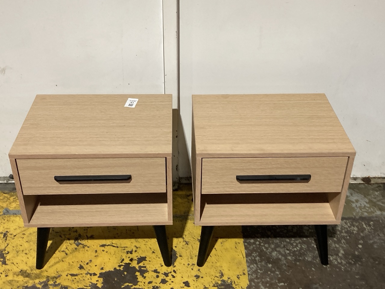 Lot 43  
            Birmingham - Collection or Delivery 

                
DAVID PHILLIPS 2 X QUAY 1 DRW BEDSIDE TABLE IN OAK IR-30681D ORIGINAL RRP £298