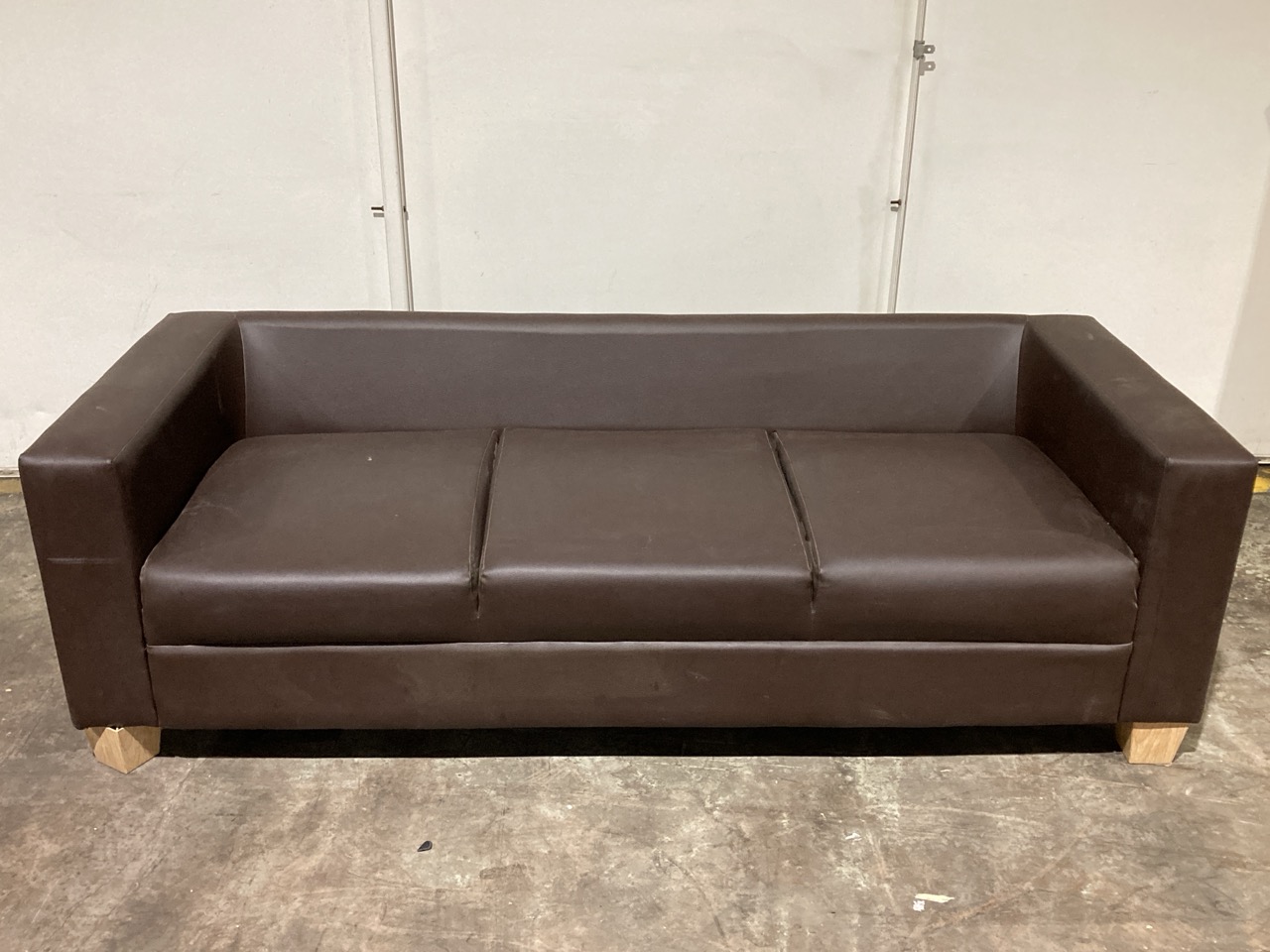 Lot 4  
            Birmingham - Collection or Delivery 

                
DAVID PHILLIPS FAUX LEATHER 3 SEATER SOFA IN BROWN
