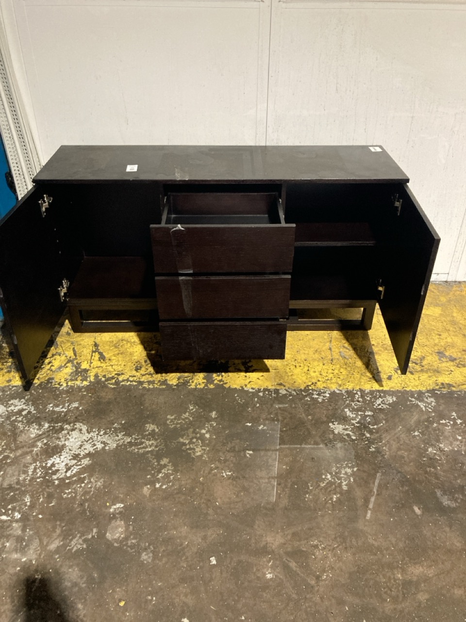 Lot 51  
            Birmingham - Collection or Delivery 

                
DAVID PHILLIPS R/AUSTIN SIDEBOARD IN BLACK IR-23560D ORIGINAL RRP £670