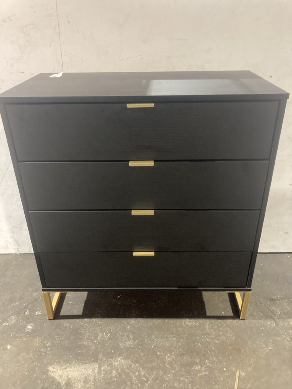 Lot 61  
            Birmingham - Collection or Delivery 

                
DAVID PHILLIPS 4 DRW CHEST IN BLACK/GOLD