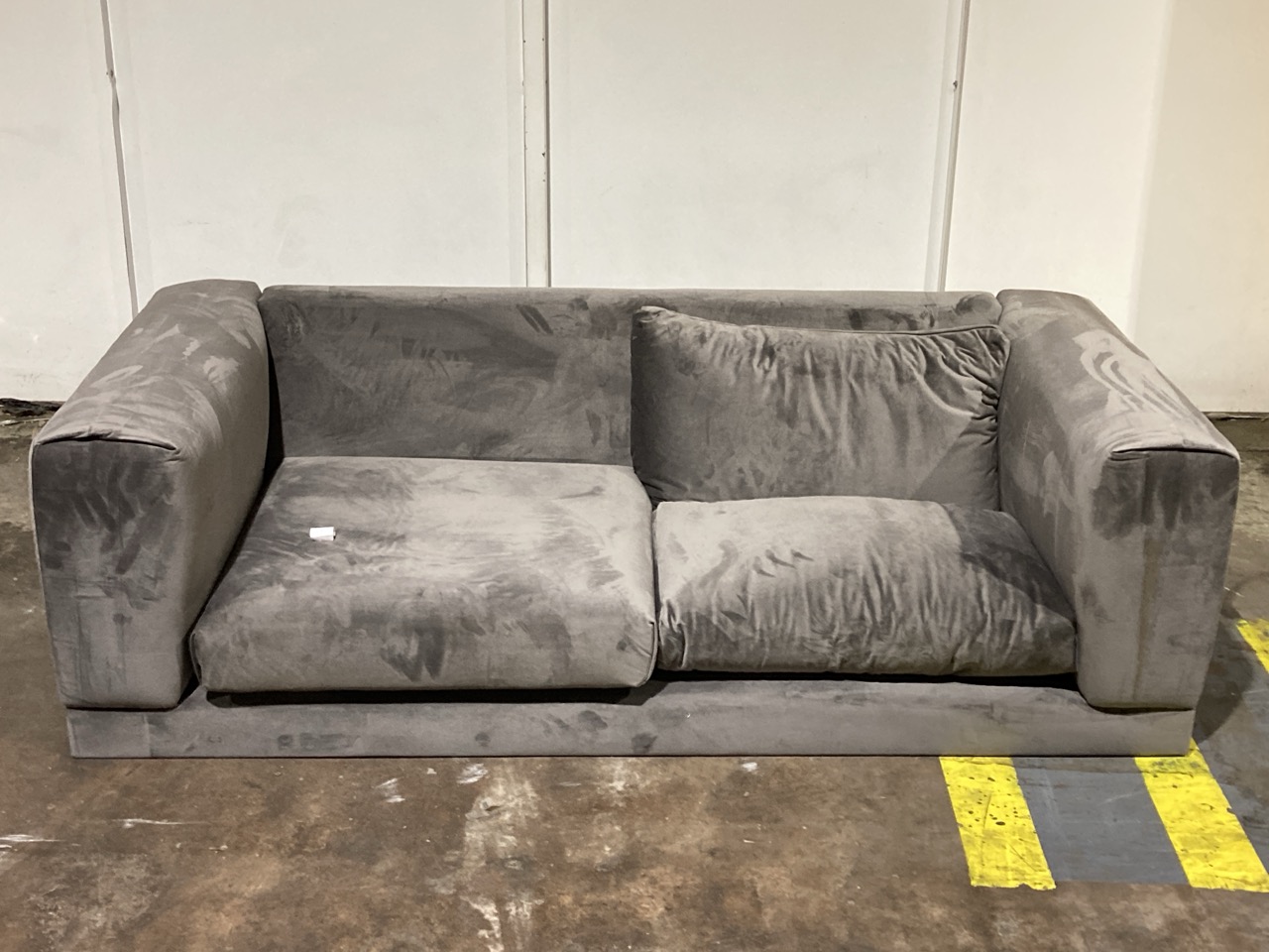 Lot 6  
            Birmingham - Collection or Delivery 

                
DAVID PHILLIPS 3 SEATER SOFA IN VELLUTO 17 ELEPHANT FABRIC