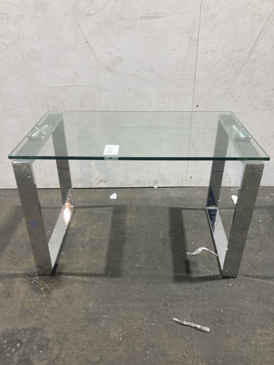 Lot 77  
            Birmingham - Collection Only 

                
DAVID PHILLIPS GLASS/CHROME LAMP TABLE