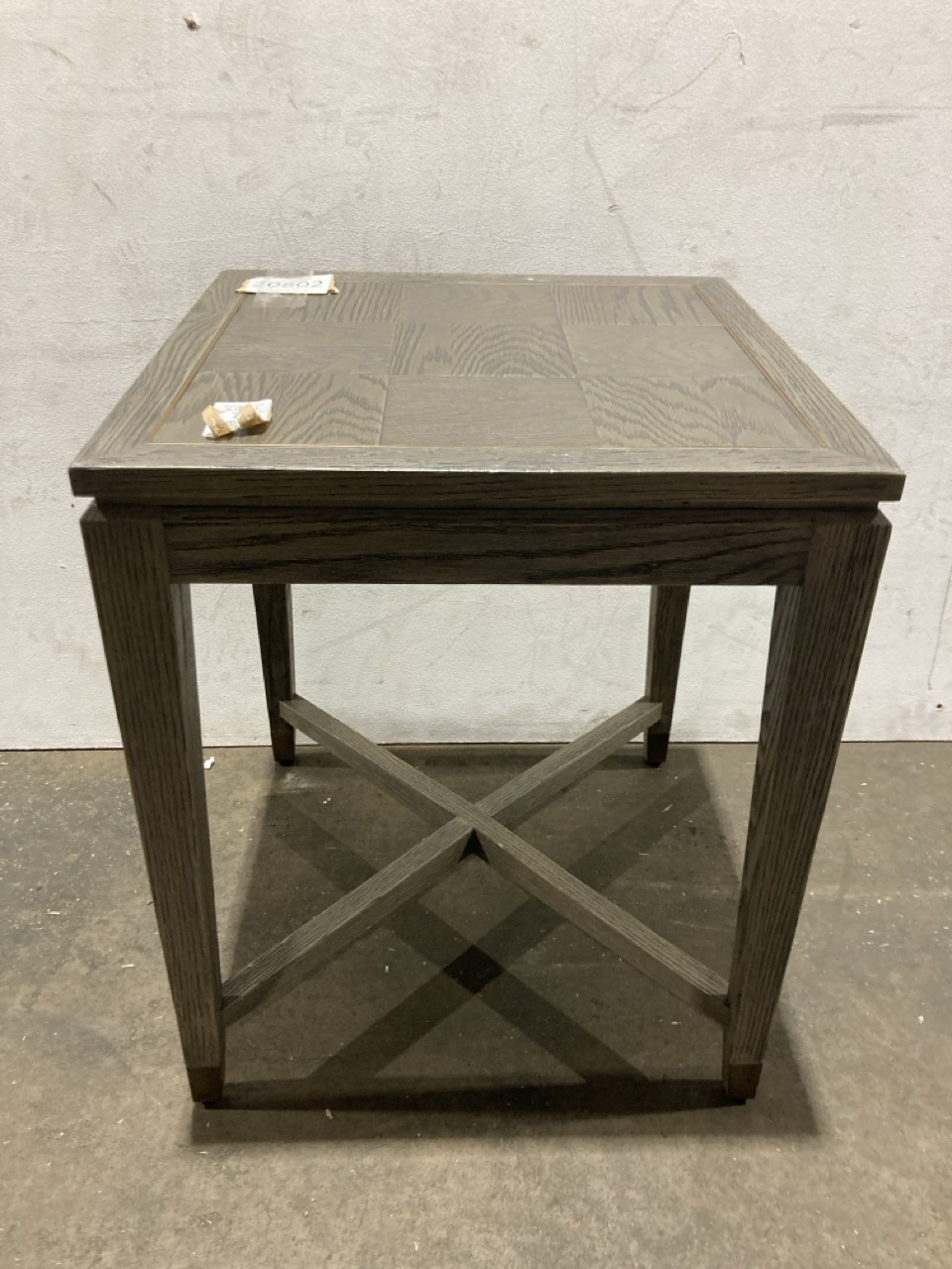 Lot 79  
            Birmingham - Collection or Delivery 

                
DAVID PHILLIPS R/ASTOR SQUARES LAMP TABLE IN GREY IR-26759D
