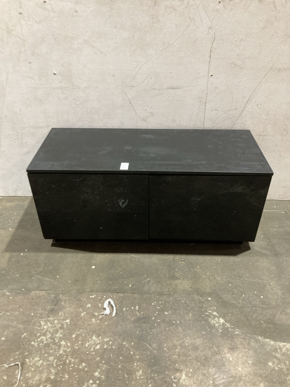 Lot 90  
            Birmingham - Collection or Delivery 

                
DAVID PHILLIPS R/OSLO LOW MEDIA UNIT IN BLACK IR-03181D ORIGINAL RRP £319