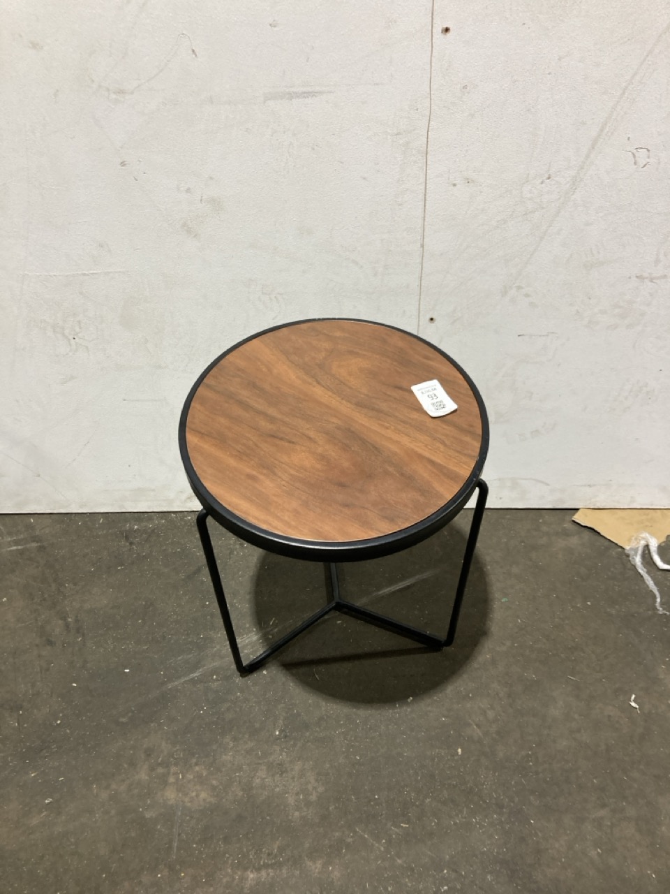 Lot 93  
            Birmingham - Collection or Delivery 

                
DAVID PHILLIPS R/VINCE LAMP TABLE IN WALNUT IR-29936D ORIGINAL RRP £99